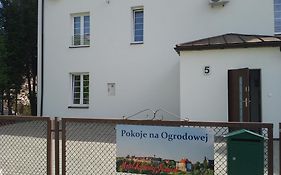 Motel Królowej Jadwigi Alicja Szymańska-Pokoje na Ogrodowej